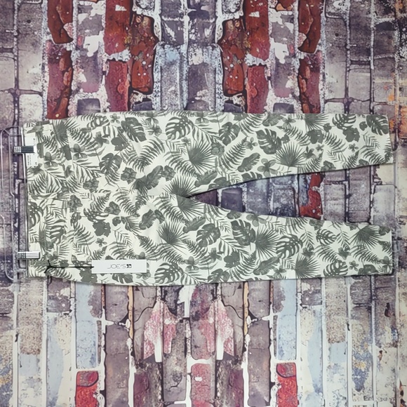 Joe's Jeans Mid Rise Skinny Crop - Picture 2 of 10